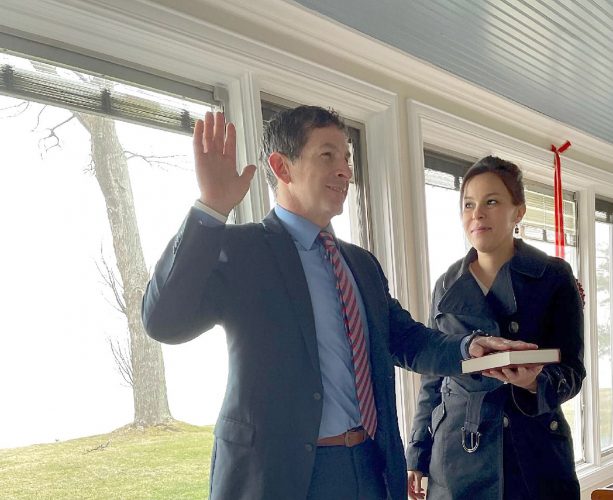 Schmidt Inauguration Focuses Forward | News, Sports, Jobs - Vimarsana News