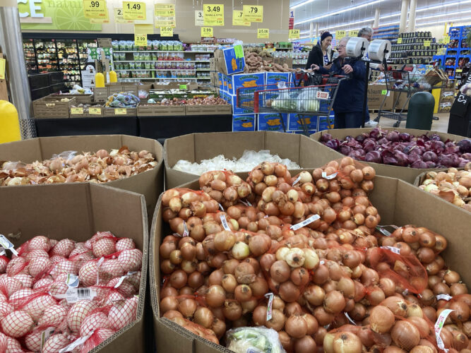 U.S. Consumer Price Growth Slows Slightly; Inflation Shows Signs Of Decline | News, Sports, Jobs - Vimarsana News