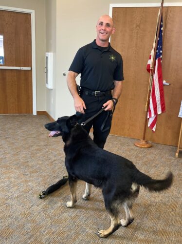 K-9 Deputy Beichner Speaks To Group | News, Sports, Jobs - Vimarsana News