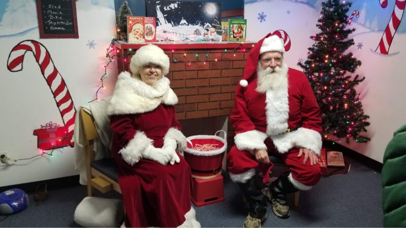 Early Arrival: Falconer Welcomes Christmas Season With Parade | News, Sports, Jobs - Vimarsana News