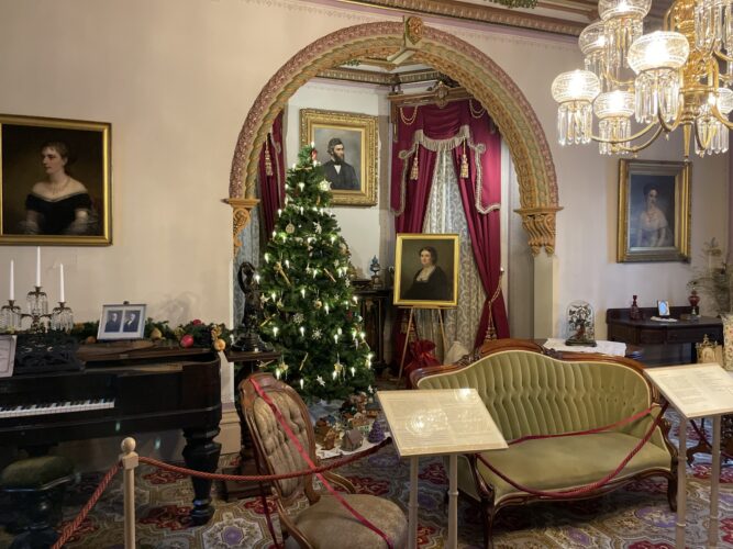 Fenton Collection 'Coming Home' To History Center | News, Sports, Jobs - Vimarsana News