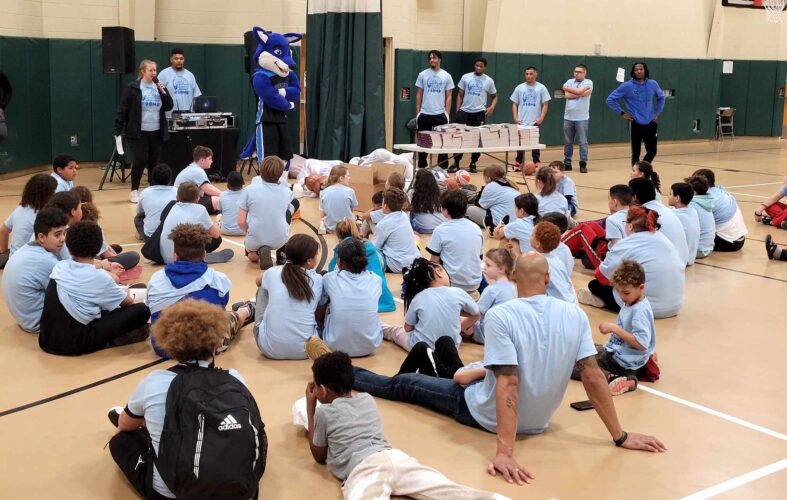 Jamestown Jackals, Churches Team Up For Event | News, Sports, Jobs - Vimarsana News