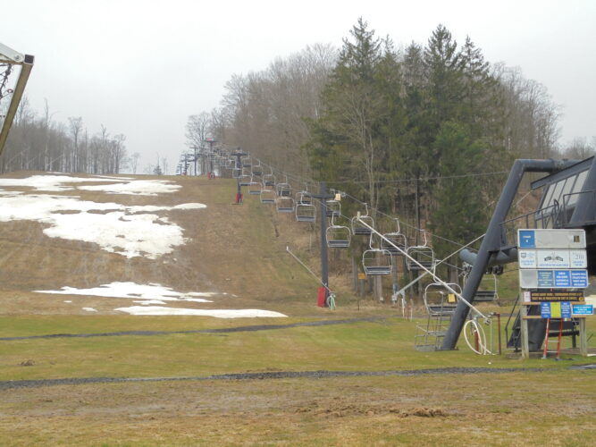 Mild Winter Causes Problems For Local Ski Resorts | News, Sports, Jobs - Vimarsana News