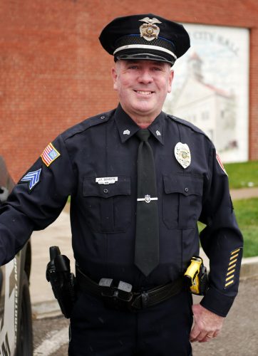 Retiring police sergeant served with good will | News, Sports, Jobs - Vimarsana News