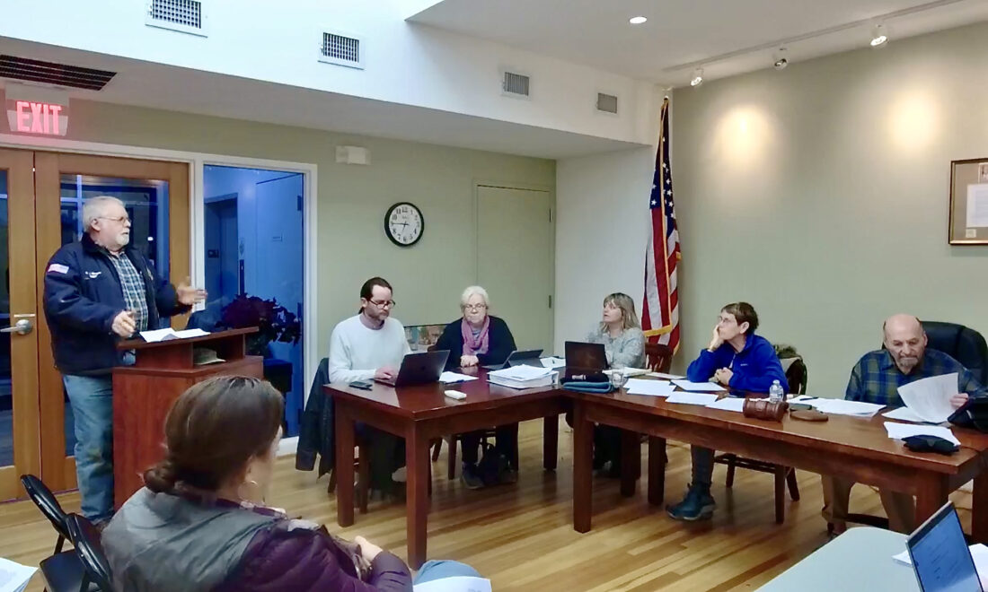 Town council talks fire department billing, Easter egg hunt safety | News, Sports, Jobs - Vimarsana News