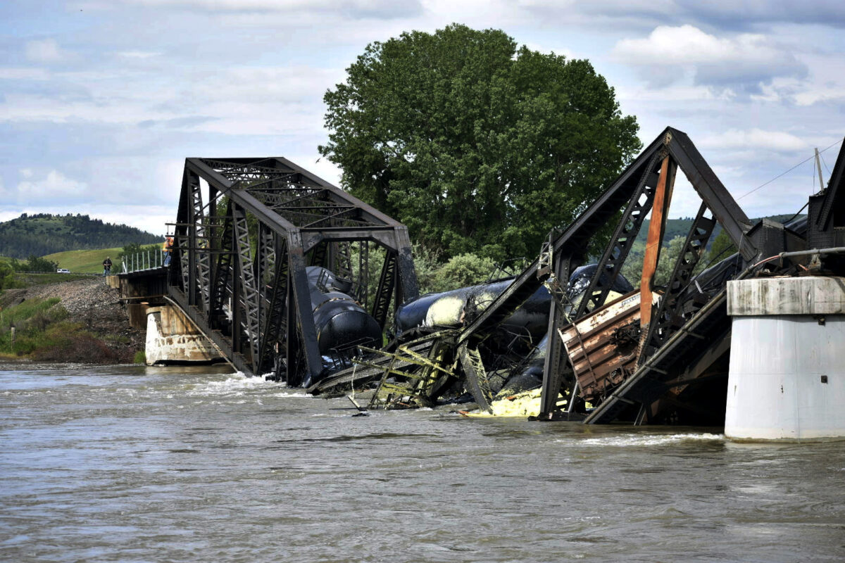 Freight train carrying hot asphalt, molten sulfur plunges into Yellowstone River as bridge fails | News, Sports, Jobs - Vimarsana News