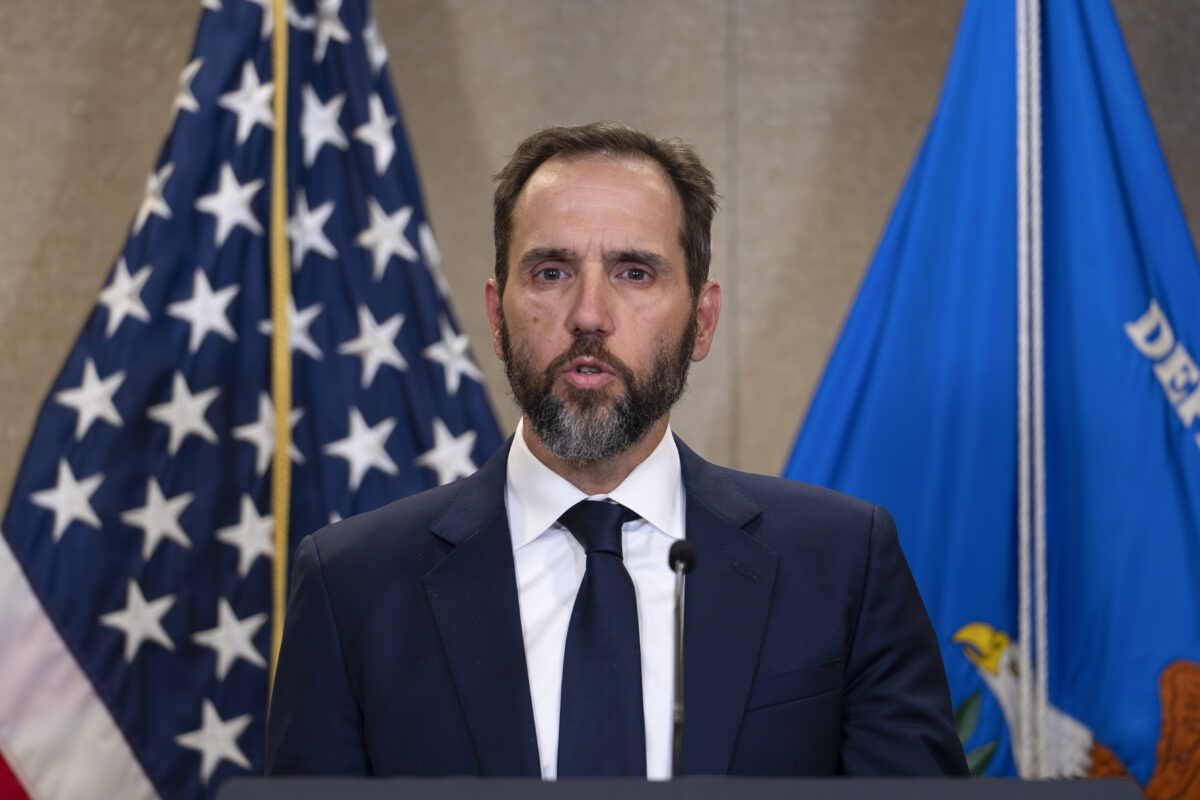 Prosecutors may be aiming for quick Trump trial by not naming alleged conspirators, experts say | News, Sports, Jobs - Vimarsana News