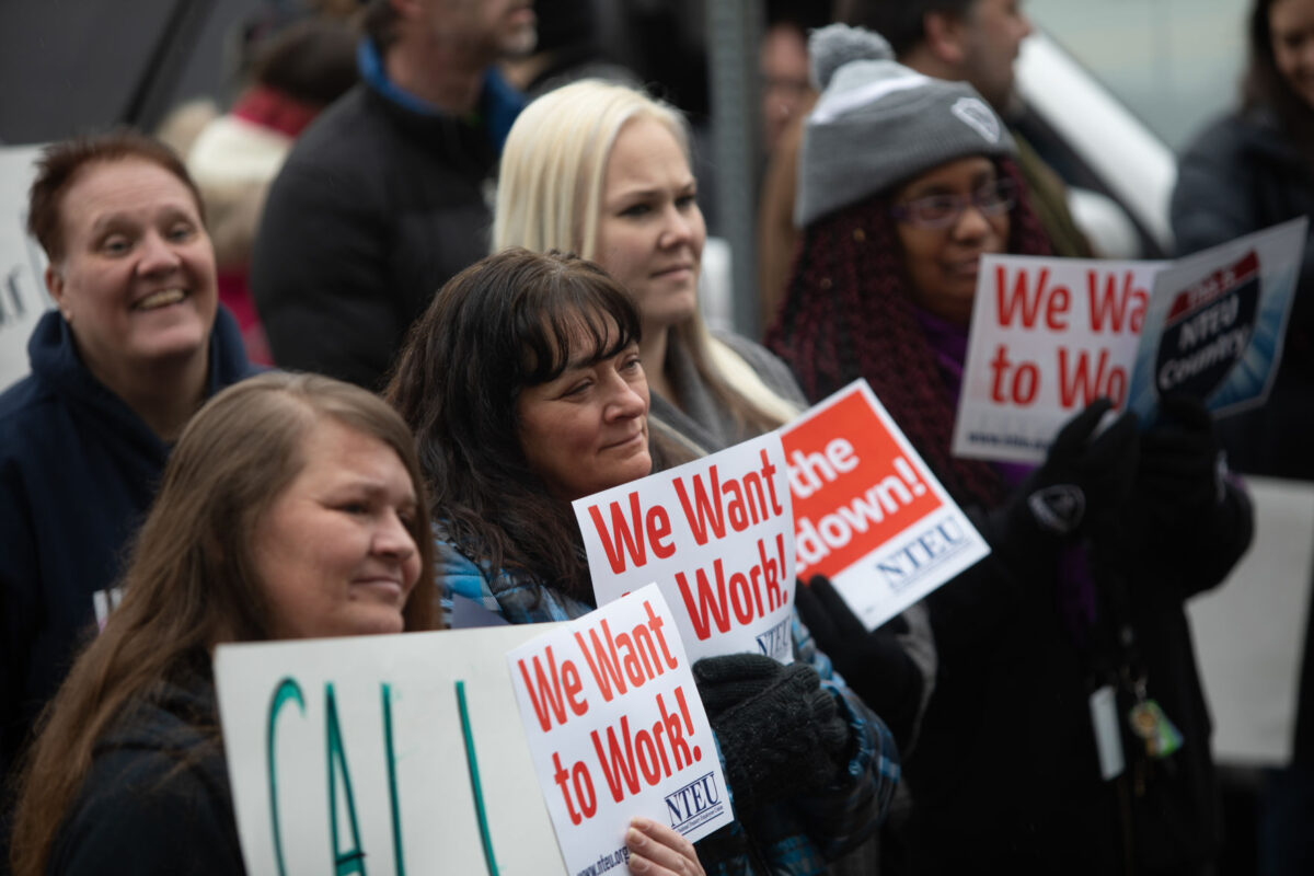 Ogden-area IRS workers jittery as threat of shutdown looms; Hill AFB operations would also pause | News, Sports, Jobs - Vimarsana News