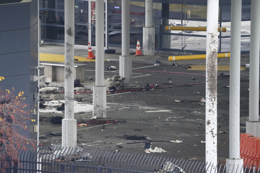 AP source: 2 people in vehicle that exploded at NY/Canada border crossing declared dead at scene | News, Sports, Jobs - Vimarsana News
