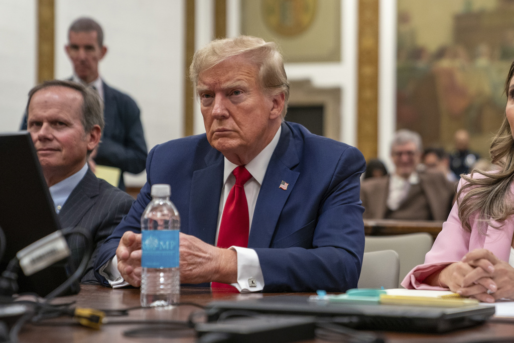 Donald Trump's civil fraud trial in New York heads to closing arguments after bomb threat | News, Sports, Jobs - Vimarsana News