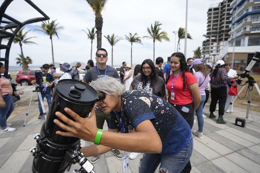 Huge crowds await a total solar eclipse in North America. Clouds may spoil the view | News, Sports, Jobs - Vimarsana News
