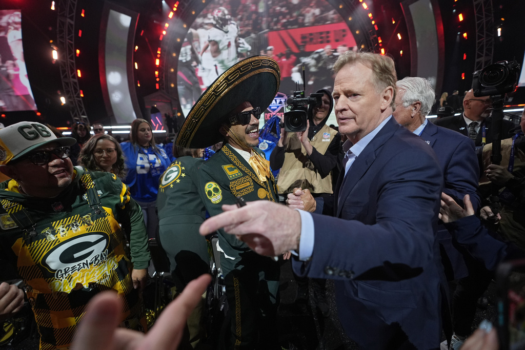 Bevy of defensive playmakers are available in Round 2 of the NFL draft after historic offensive run | News, Sports, Jobs - Vimarsana News