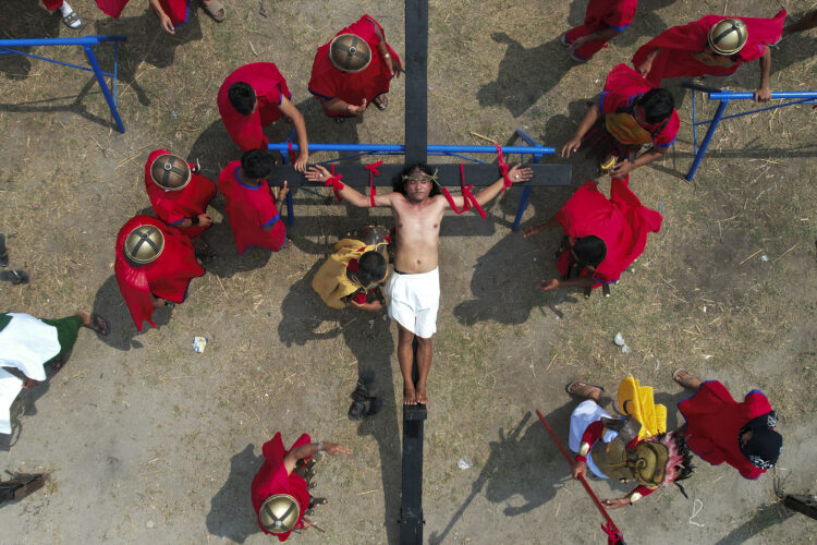 Filipinos nailed to crosses despite church objection | News, Sports, Jobs - Vimarsana News