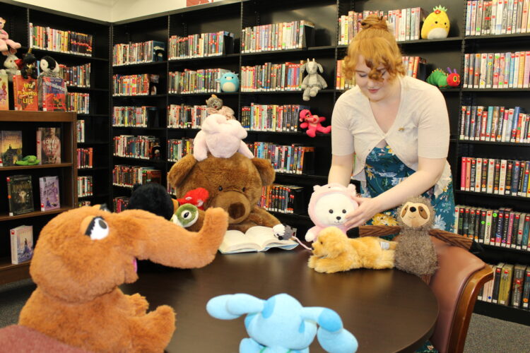'Just so adorable': Stuffies spend night at Altoona library | News, Sports, Jobs - Vimarsana News