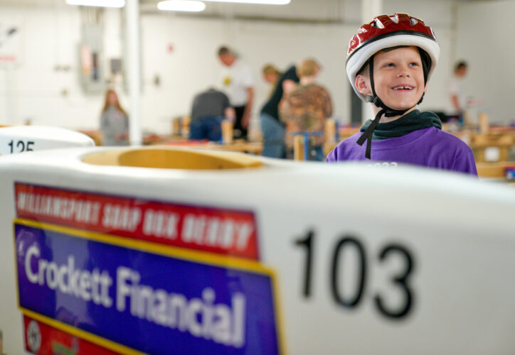 Soap Box racers, crews prepare for race at construction clinic | News, Sports, Jobs - Vimarsana News