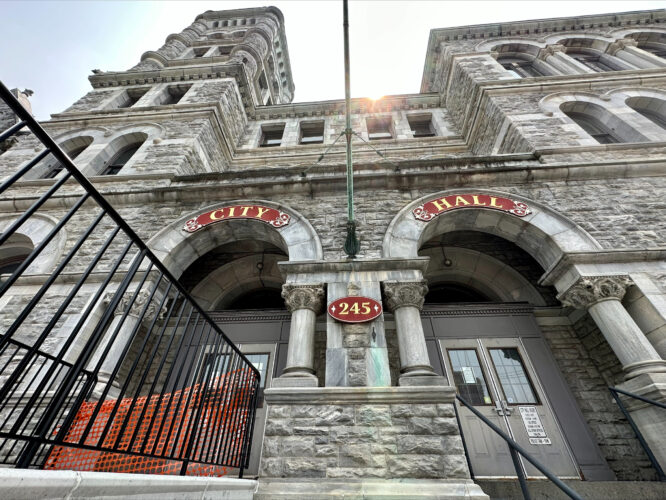 Bids open, due Thursday for City Hall sale | News, Sports, Jobs - Vimarsana News