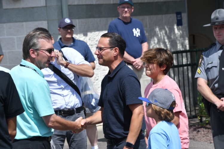 Gov. Shapiro, Mo'ne, makes stop at Little League World Series | News, Sports, Jobs - Vimarsana News