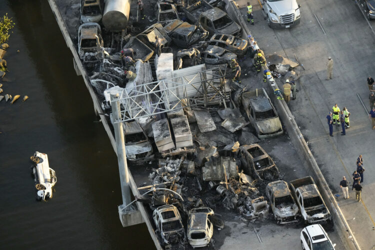 Crews clear wreckage after 'superfog' near New Orleans causes highway crashes that killed at least 7 | News, Sports, Jobs - Vimarsana News