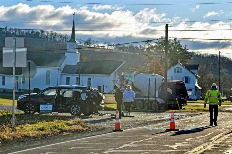 Three people injured after collision in Clarkstown | News, Sports, Jobs - Vimarsana News