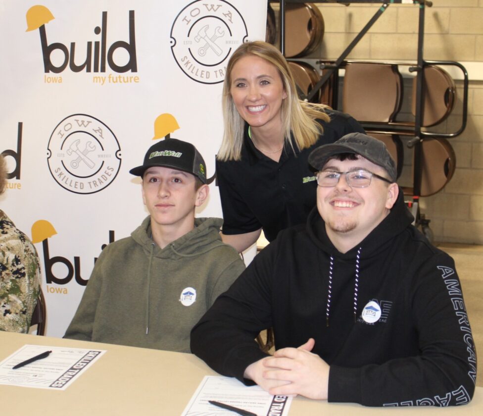 Ready to work | News, Sports, Jobs - Tama-Toledo News Chronicle - Vimarsana News