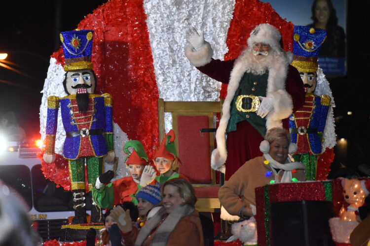 WPD Announces Road Closures, Parking Restrictions For Fantasy In Lights Parade | News, Sports, Jobs - Vimarsana News