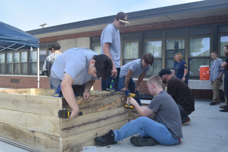 Teamwork Helps Central Elementary School Bring Garden Back To Life | News, Sports, Jobs - Vimarsana News