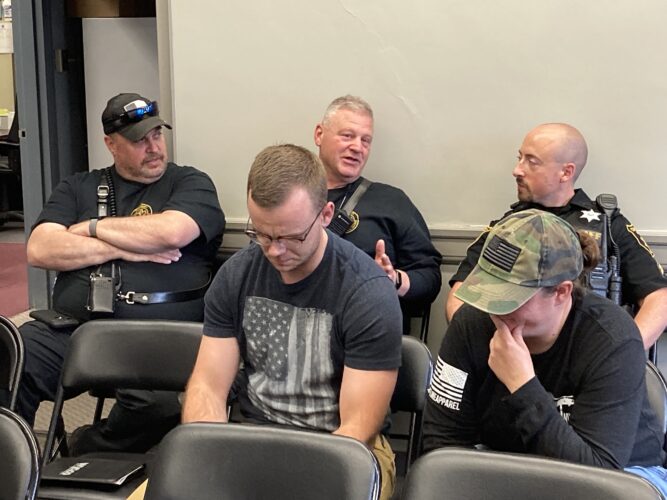 Ohio County Officials, Sheriff's Deputies Applaud Resolution of Pay Dispute | News, Sports, Jobs - Vimarsana News
