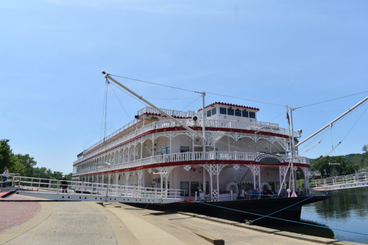 Riverboat Tours Make Wheeling a Port of Call | News, Sports, Jobs - Vimarsana News