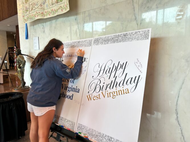 Gov. Justice Celebrates West Virginia's 160th Birthday | News, Sports, Jobs - Vimarsana News
