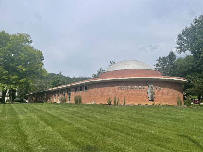 Different Faiths Make Good Neighbors: Temple Shalom To Host Vance Memorial Presbyterian's Sunday Service | News, Sports, Jobs - Vimarsana News