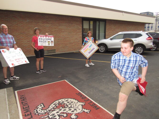 Students in Marshall County Get Rousing Welcome Back | News, Sports, Jobs - Vimarsana News