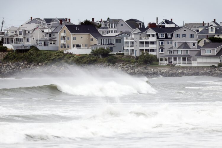 Thousands without power and 1 dead after Atlantic storm Lee pummels New England and Maritime Canada | News, Sports, Jobs - Vimarsana News