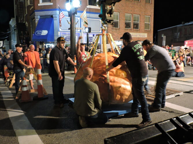 King Pumpkin Tips Scales at 1,950 Pounds To Kick Off Barnesville Pumpkin Festival | News, Sports, Jobs - Vimarsana News