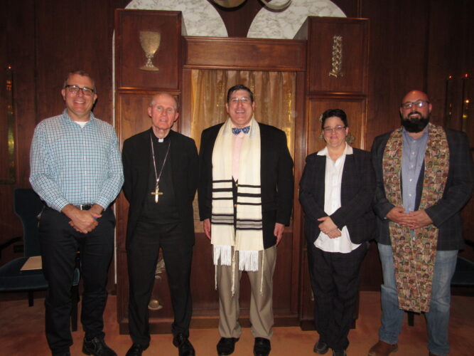 About 200 Gather To Pray for Israel During Interfaith Service at Temple Shalom in Wheeling | News, Sports, Jobs - Vimarsana News