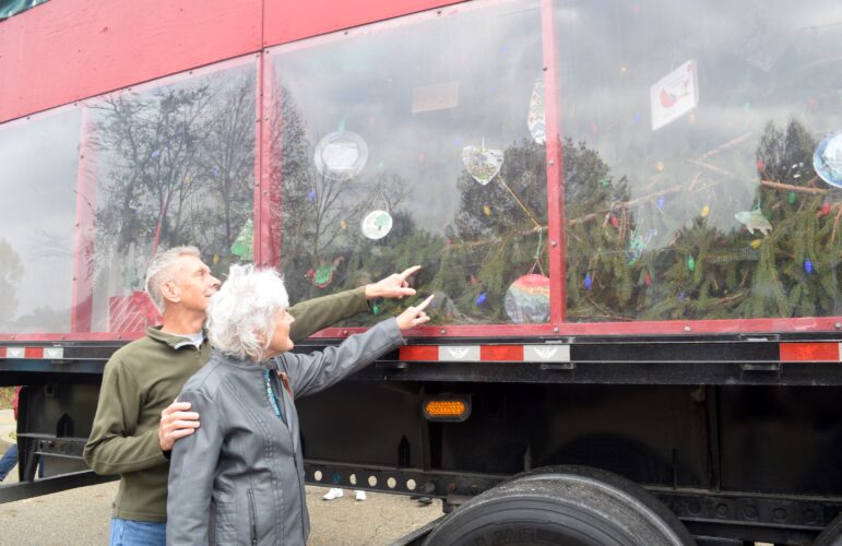 U.S. Capitol Christmas Tree Stops in Wheeling | News, Sports, Jobs - Vimarsana News