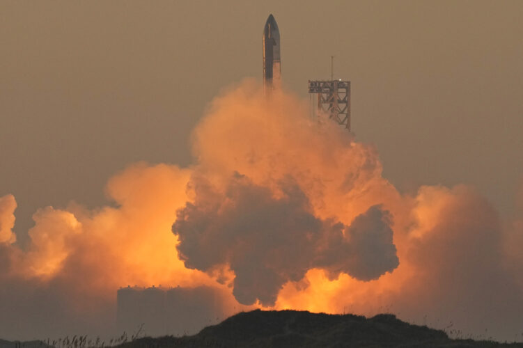 SpaceX launched its giant new rocket but explosions end the second test flight | News, Sports, Jobs - Vimarsana News
