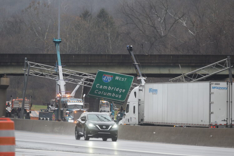 Truck Crash Causes Sign To Fall Across I-470 in Belmont County, Closing Highway | News, Sports, Jobs - Vimarsana News