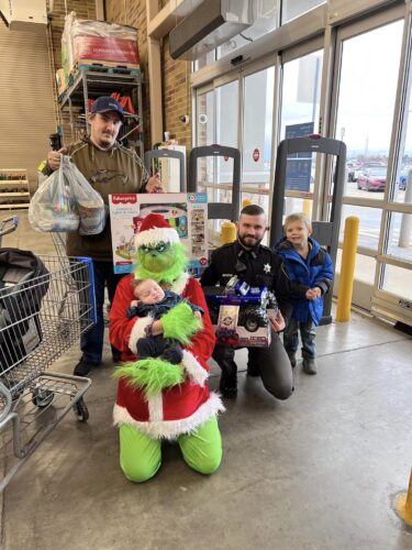 Local Police Lodges Make Children's Spirits Bright With Toy Shopping Events | News, Sports, Jobs - Vimarsana News