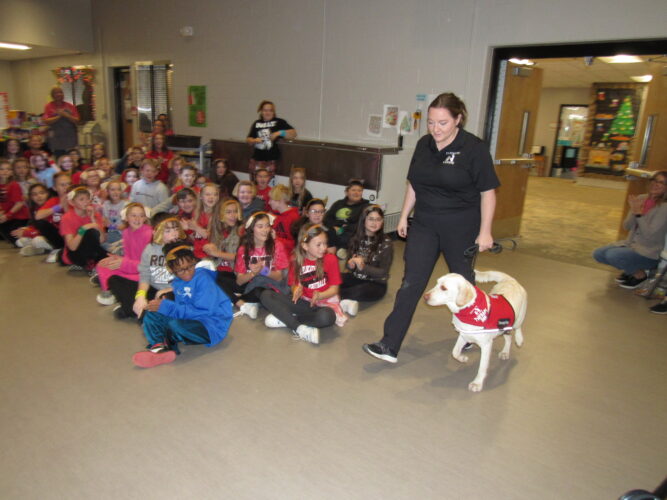 Washington Lands Elementary Welcomes New Therapy Dog | News, Sports, Jobs - Vimarsana News