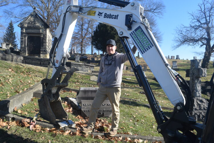 Mt. Wood Cemetery Headstones Get Needed Fix-Up | News, Sports, Jobs - Vimarsana News