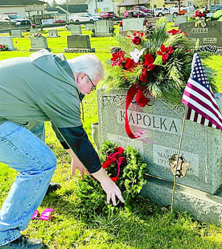Powhatan Point VFW Hosts First Wreaths Across America Event | News, Sports, Jobs - Vimarsana News