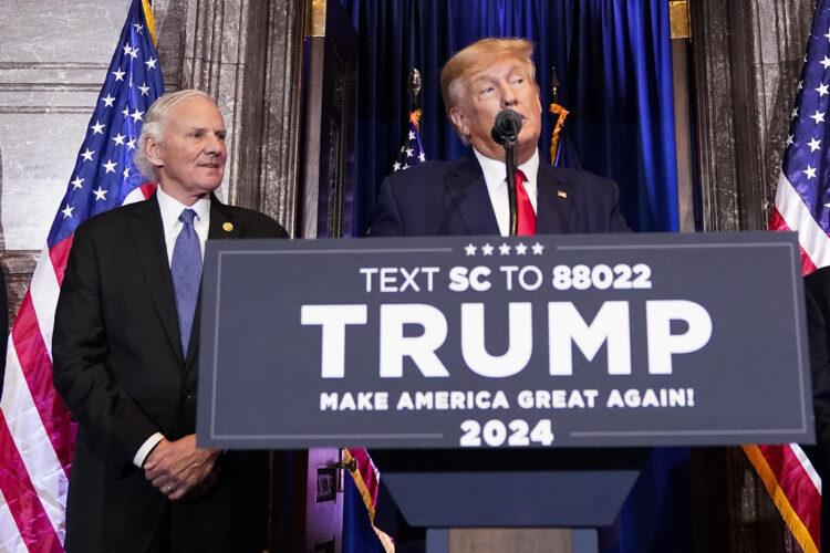 Trump is joined by South Carolina leaders at New Hampshire rally as he tries to undercut Haley | News, Sports, Jobs - Vimarsana News