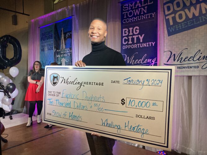 Euphoric Doughnuts Wins The Dough At "Show of Hands" | News, Sports, Jobs - Vimarsana News