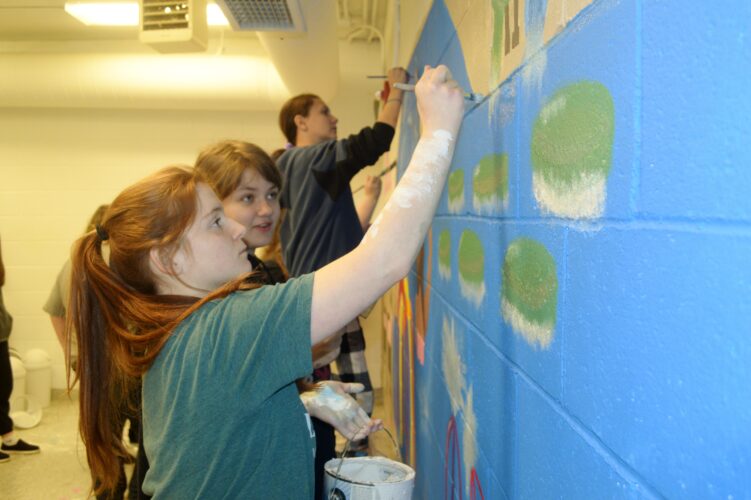 Moundsville Middle Students Lend Artistic Talents to Grand Vue Park | News, Sports, Jobs - Vimarsana News