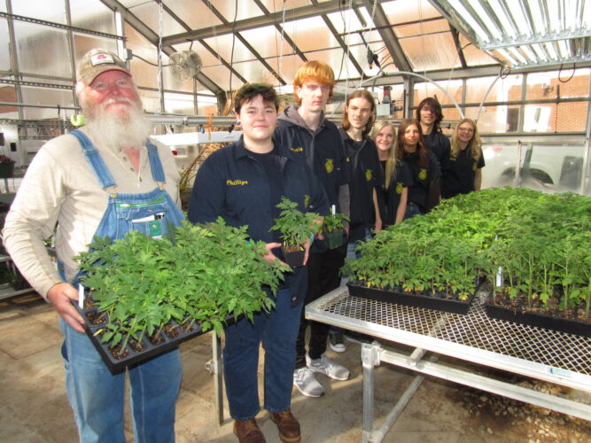 Cameron Farmer, JMHS Students Team Up to Grow 1,000 Tomato Plants | News, Sports, Jobs - Vimarsana News