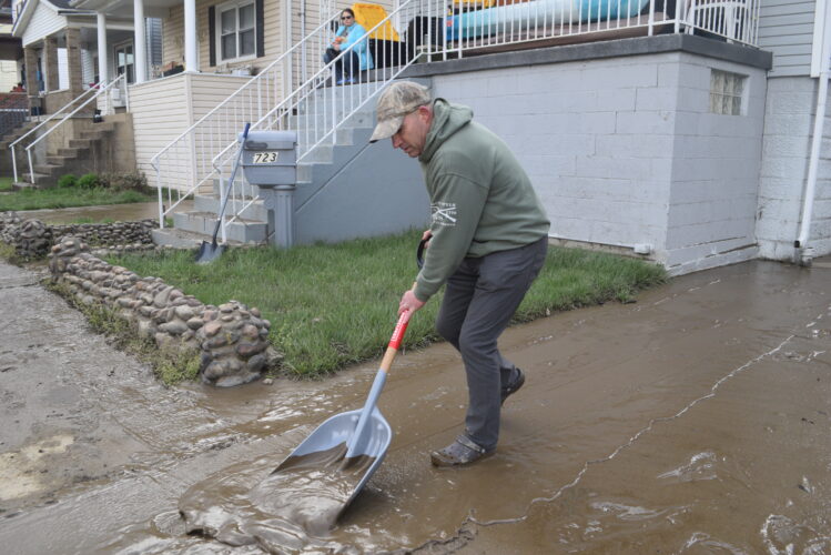 Ohio River Subsides, Leaving a Muddy Mess Behind | News, Sports, Jobs - Vimarsana News