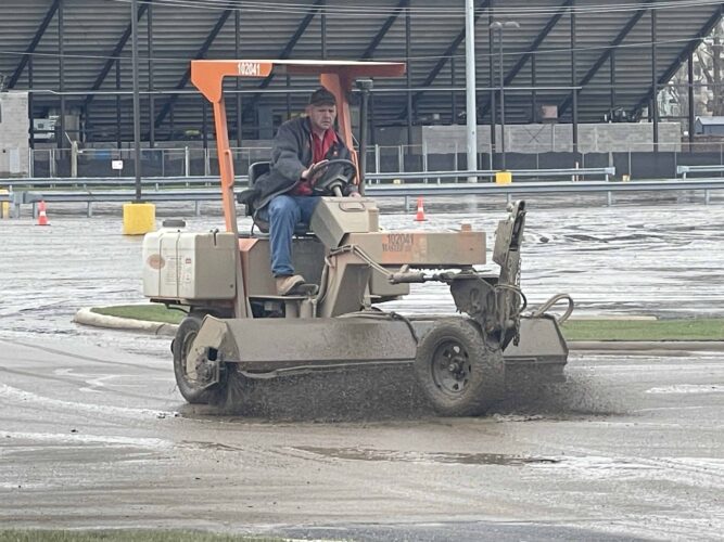 Cleanup continues Saturday following flooding; Volunteers rise to occasion | News, Sports, Jobs - Vimarsana News