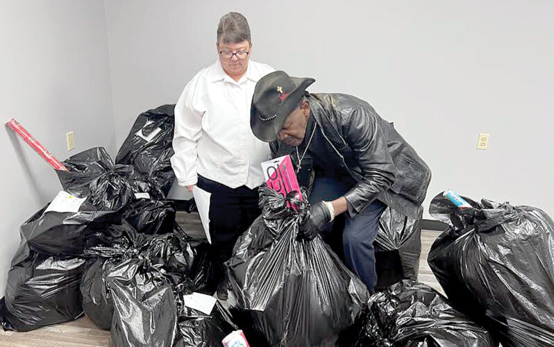 Salvation Army provides Christmas gifts, food for families | News, Sports, Jobs - Vimarsana News