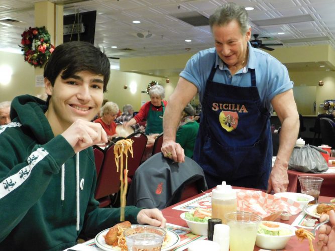 Wheeling Island Casino Hosts Turkey Day Of Giving News Sports