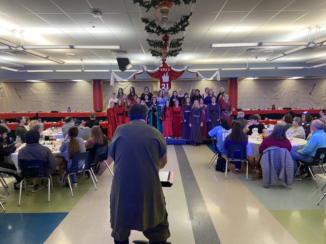 HOLIDAY PLANNER 2024: Madrigal Feaste is Dec. 9; Festival of Trees in McLouth; Knights of Lights at RenFest grounds | News, Sports, Jobs - Vimarsana News
